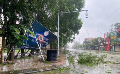 Phó Thủ tướng Trần Hồng Hà họp chỉ đạo khắc phục hậu quả bão số 5